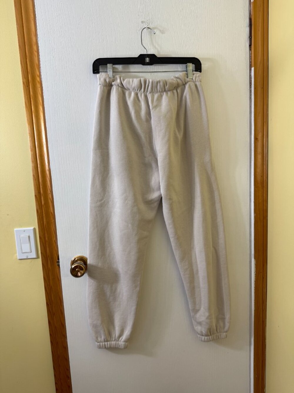 🦋 2/30 LazyPants Cream Jogger Sweatpants Size Small - Picture 9 of 9